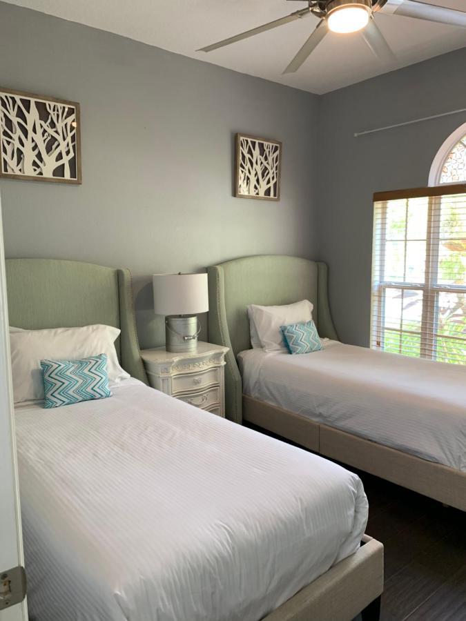 Paradise Heated Pool Home Near Img And Siesta Key Beach 브레던톤 외부 사진
